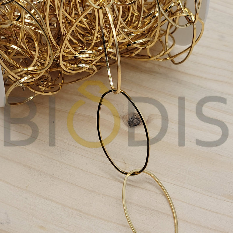 Alternative view of L0249 Cadenas de acero con hilo cuadrado forma ovalado  25x35mm